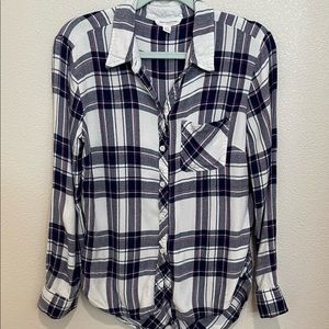 Beachlunchlounge Blue and White Plaid Flannel with Pleated Button Back